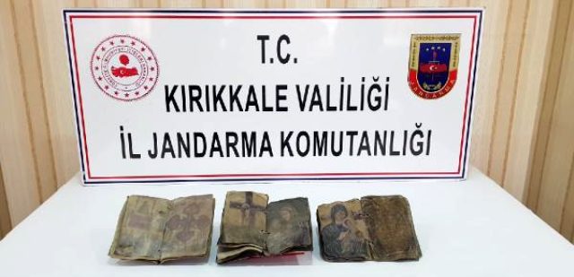 Kırıkkale'de, Hıristiyanlığın ilk dönemlerine ait dua kitapları ele geçirildi