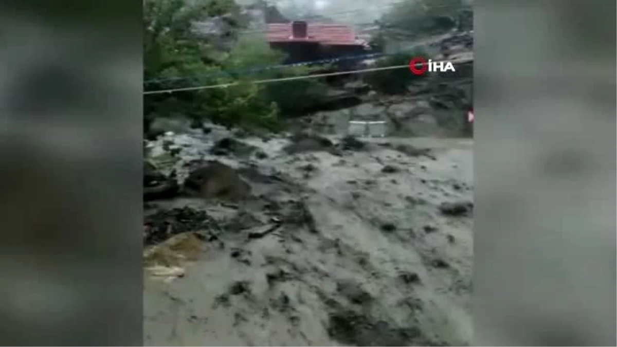 Nallıhan\'da dolu ve sağanak yağış...2 ev sel suları altında kaldı, bir evin garajı çöktü