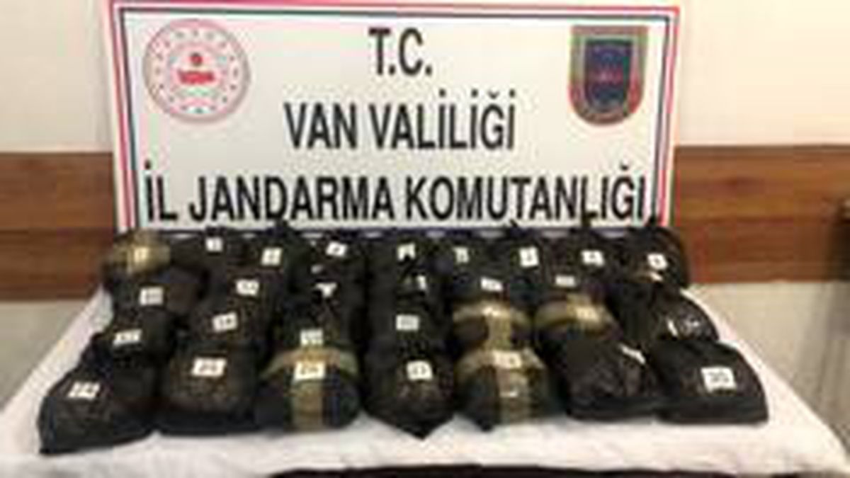 Özalp ilçesinde 30 kilogram metamfetamin ele geçirildi