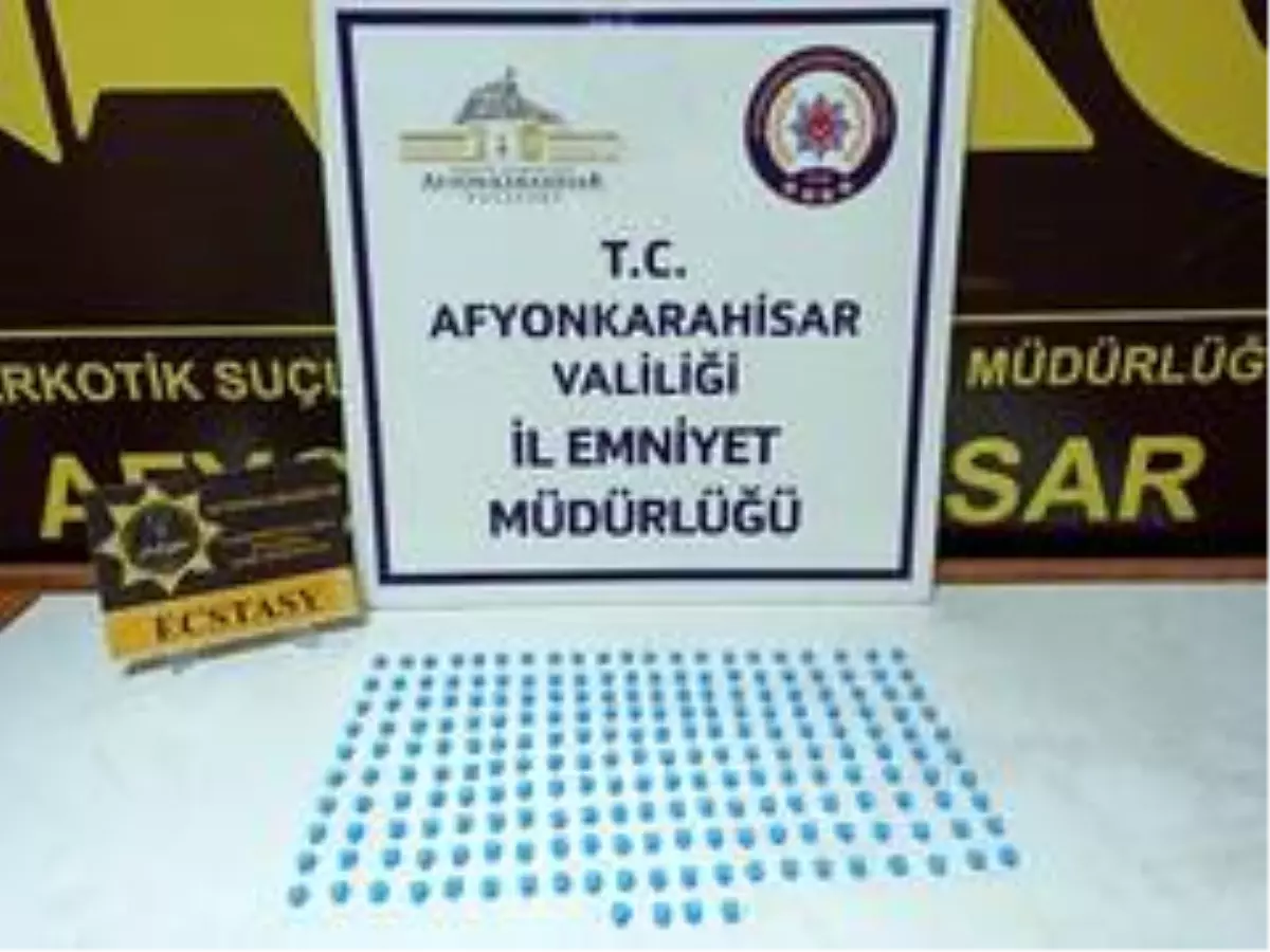 Şüphe üzerine yapılan aramada 214 adet uyuşturucu hap ele geçirildi