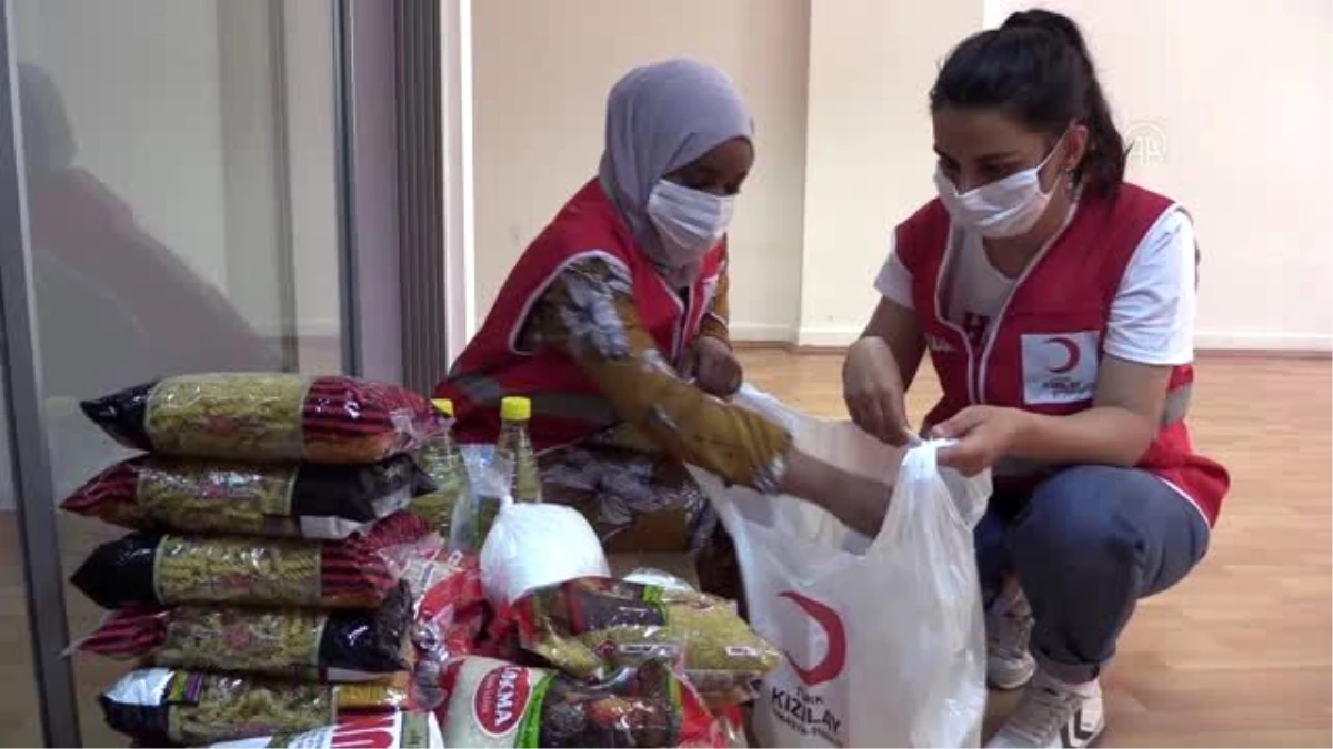 Türk Kızılayın Afrikalı gönüllüleri Amasya\'da ihtiyaç sahiplerine yardımda görev alıyor