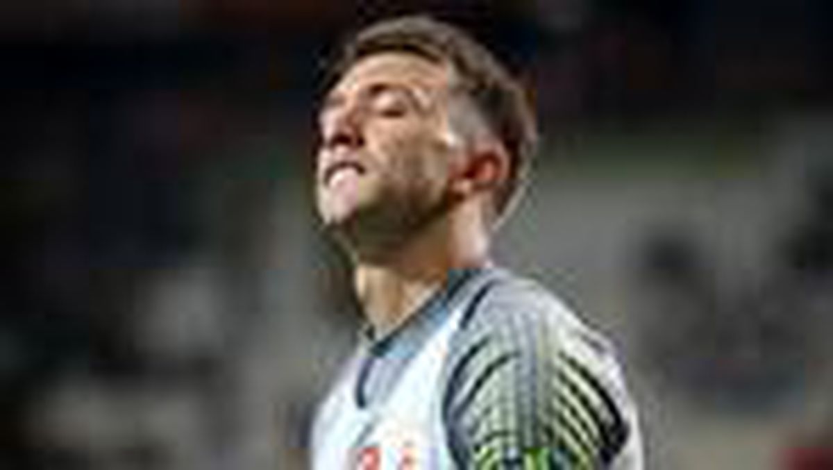 UEFA\'dan Muslera\'ya geçmiş olsun mesajı! "Hemen iyileş..."