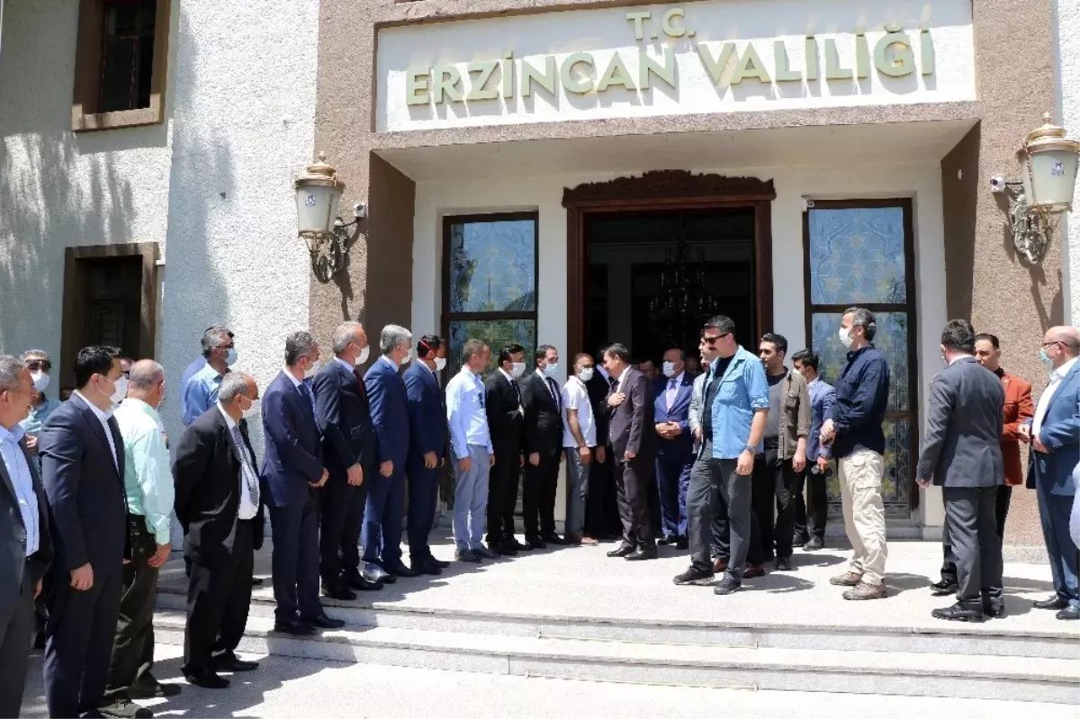 Vali Arslantaş, Erzincan\'a veda etti