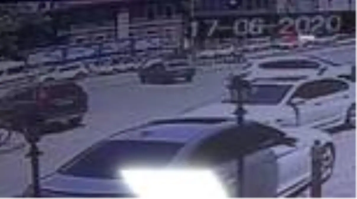 Son dakika... Kaza yaptı, sakinleştirmek için dakikalarca uğraştılar...Kaza anı kamerada