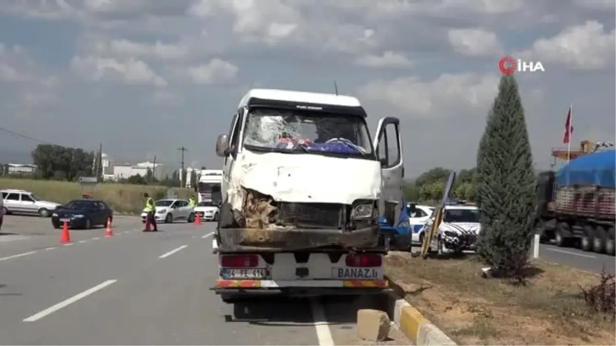 Minibüs ile motosiklet çarpıştı 1 kişi öldü, 3 kişi yaralandı