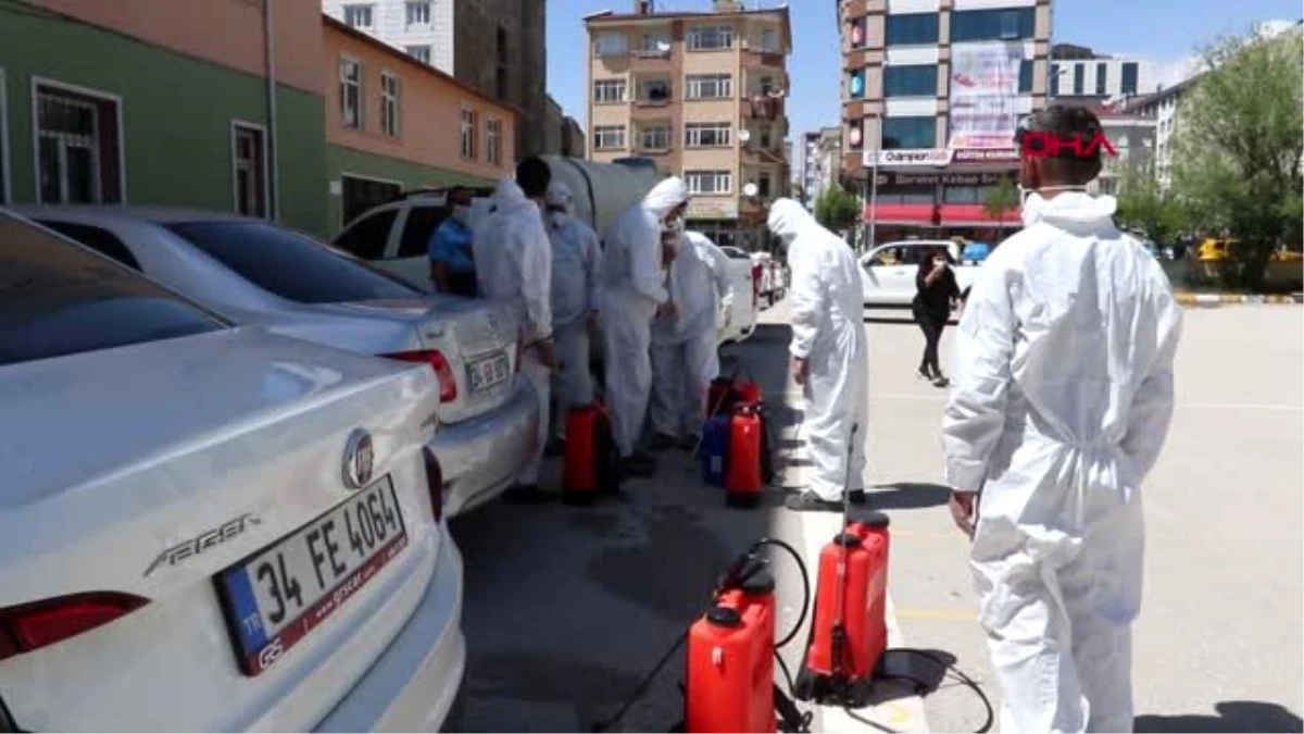 Van Büyükşehir Belediyesi, sınav öncesi okulları dezenfekte ediyor