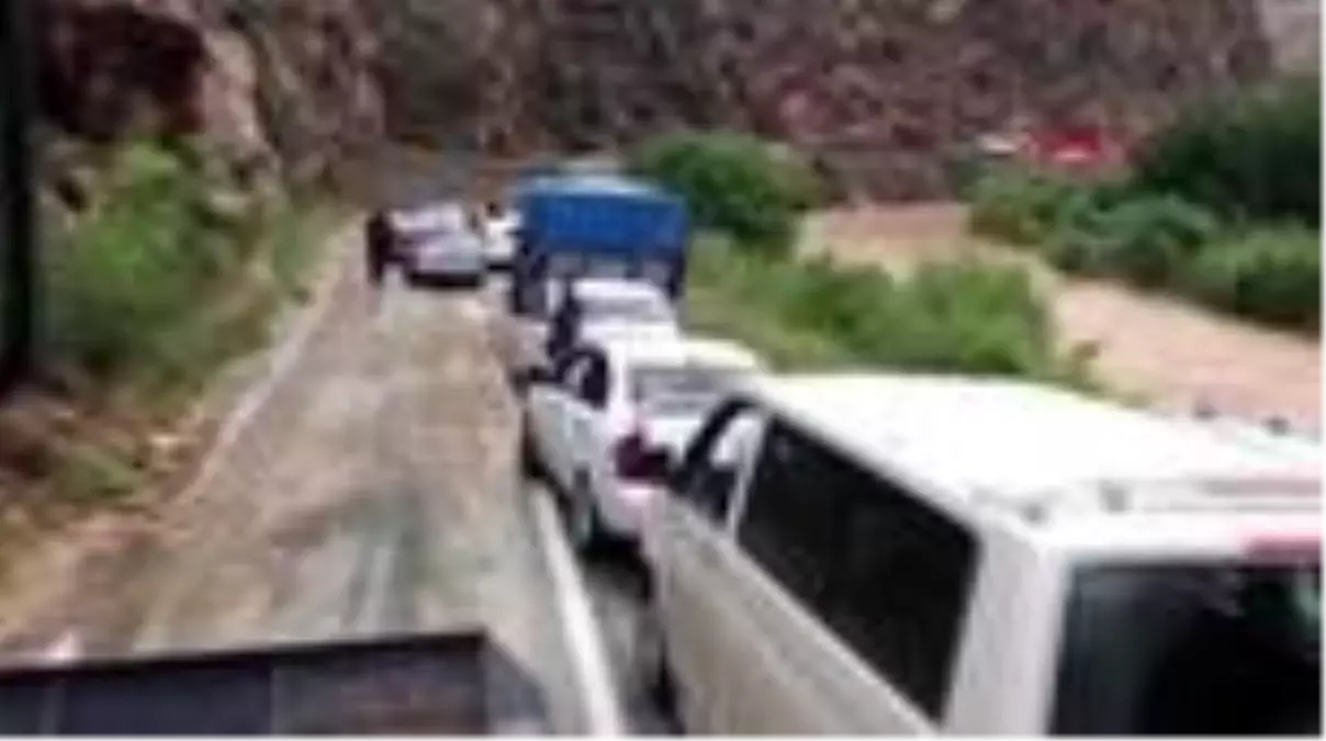 Son dakika haberleri! Artvin-Erzurum karayolunda heyelan meydana geldi, yol trafiğe kapandı