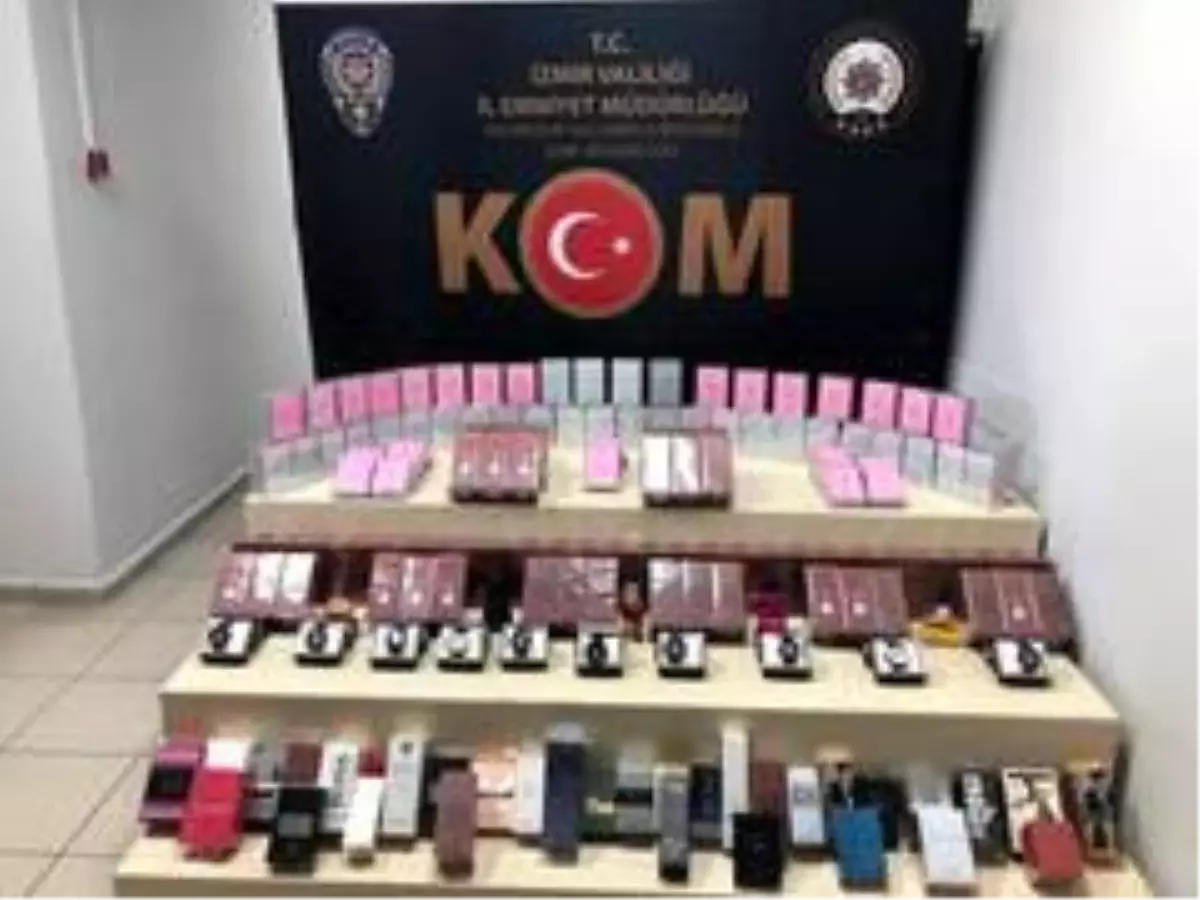 İzmir\'de piyasa değeri 1 milyon TL olan gümrük kaçağı ürünler ele geçirildi