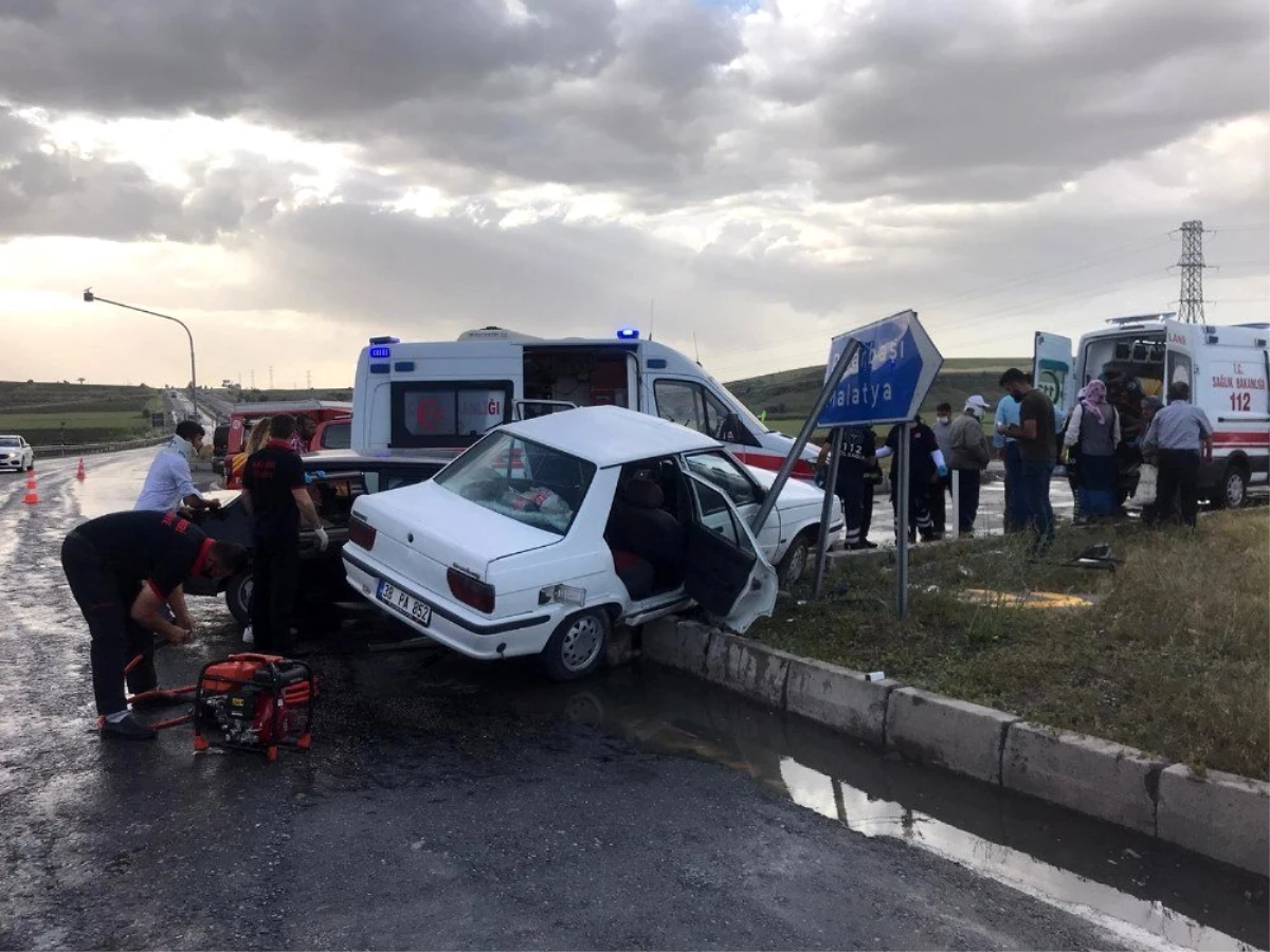 Kayseri\'de trafik kazası: 8 yaralı