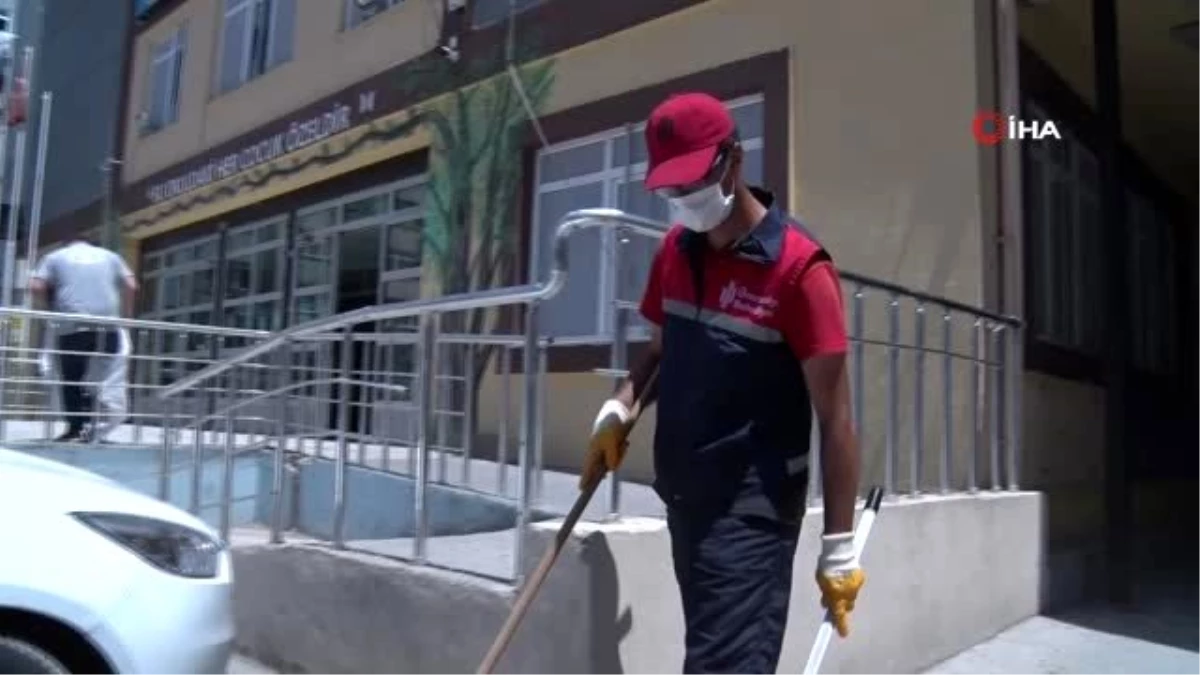 Ümraniye\'de dezenfekte edilen okullar sınavlara hazır