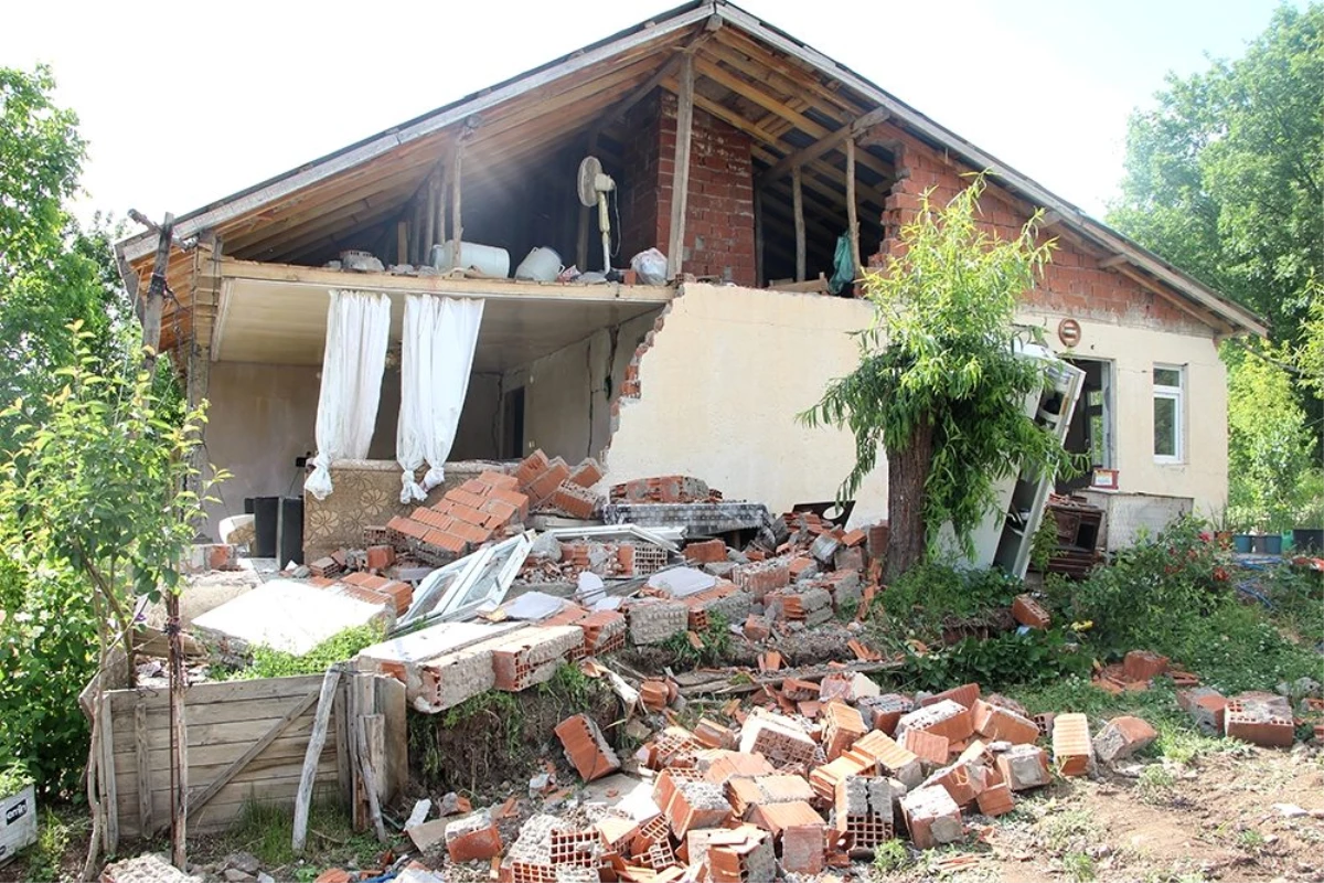 AFAD: "Bingöl\'de 271 artçı deprem meydana geldi"