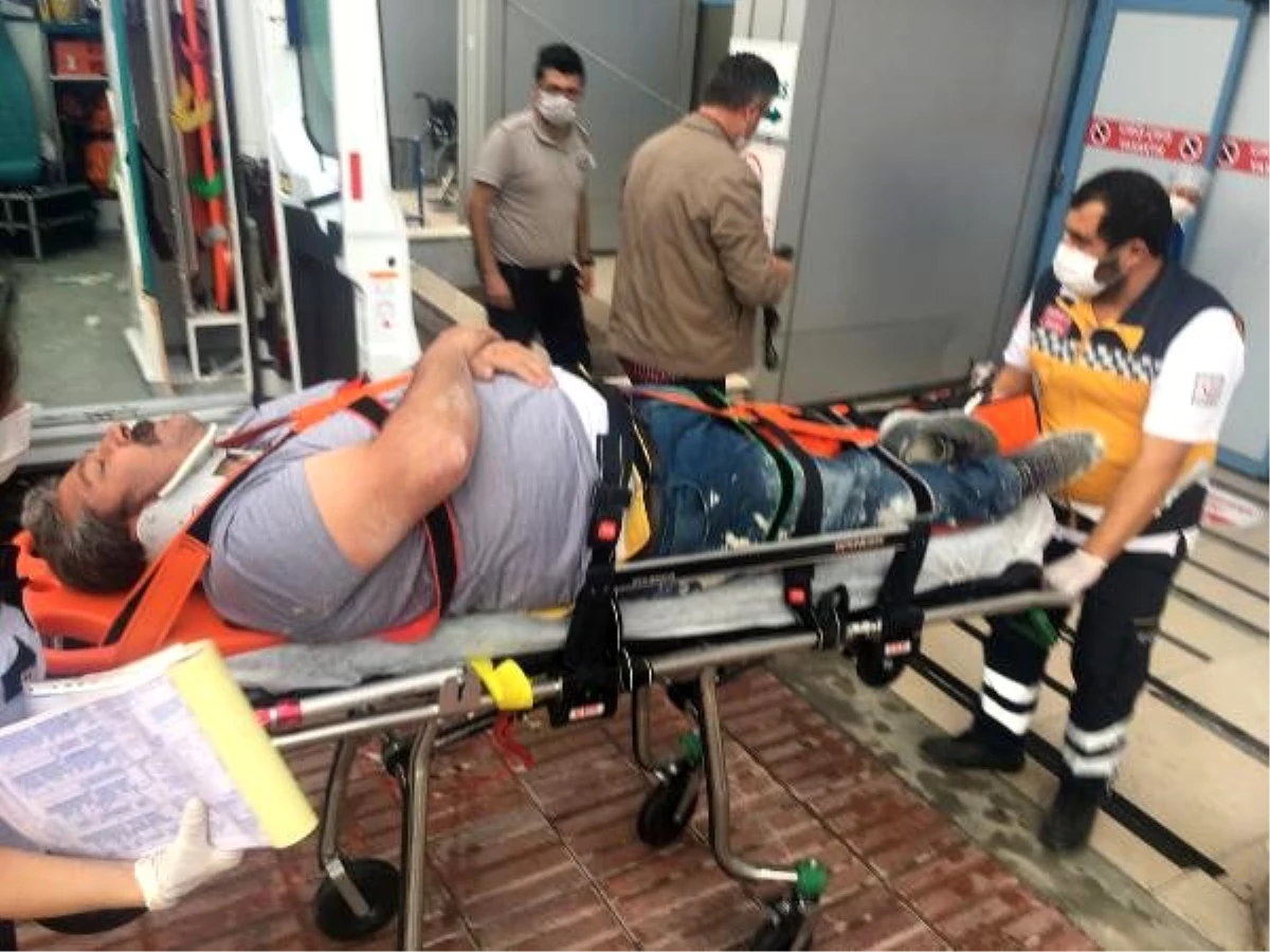 Son dakika güncel: Burdur\'da hafriyat kamyonu ile kamyonet çarpıştı: 2 yaralı