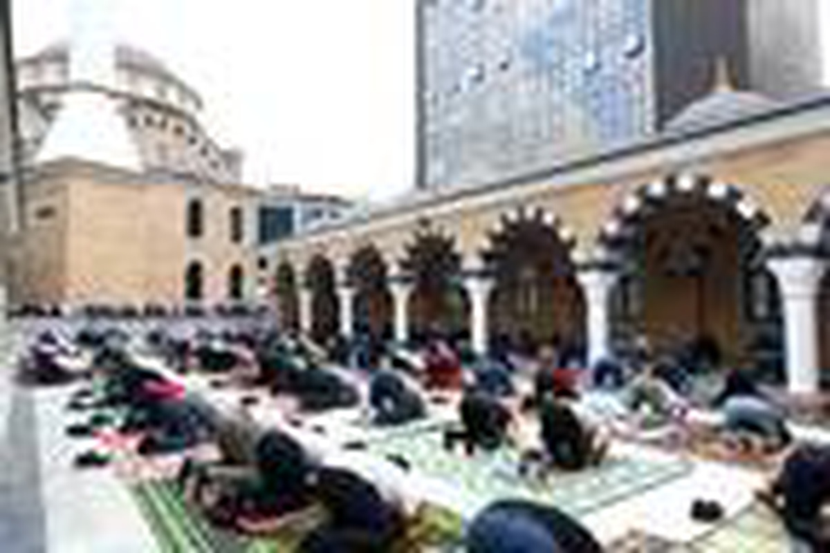 Cavat Yerlikaya Camii ibadete açıldı