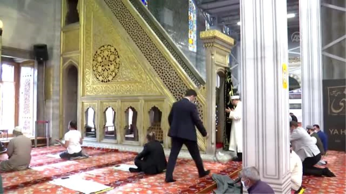 Diyanet İşleri Başkanı Ali Erbaş, Sultanahmet Camisi\'nde hutbe irat etti