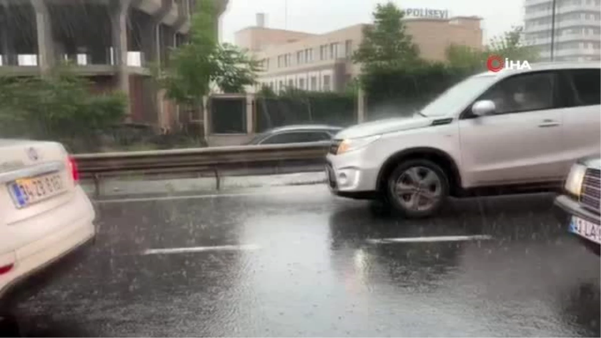 İstanbul\'da sağanak yağış devam ediyor