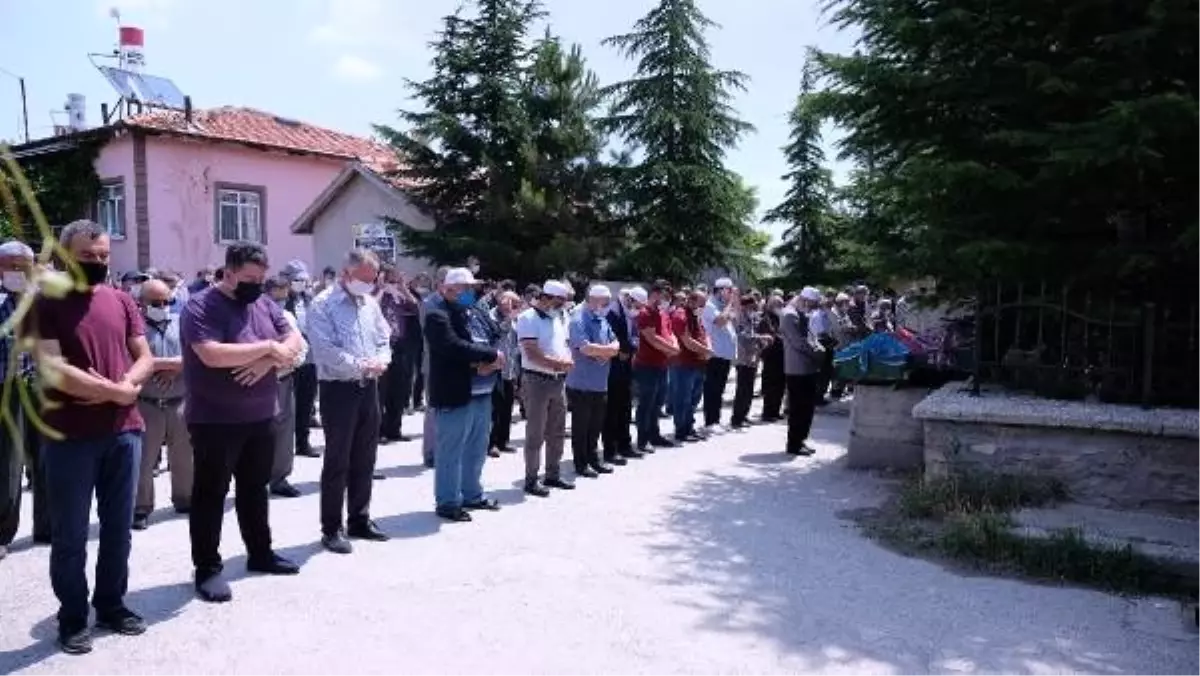 Kazada ölen anne ve kızı son yolculuklarına uğurlandı