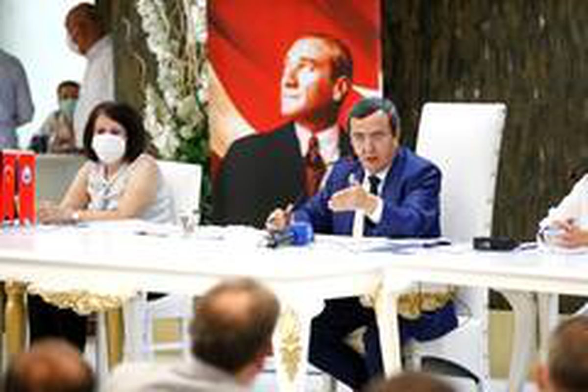 Konak\'ta normalleşme sürecindeki ilk meclis toplantısı yapıldı
