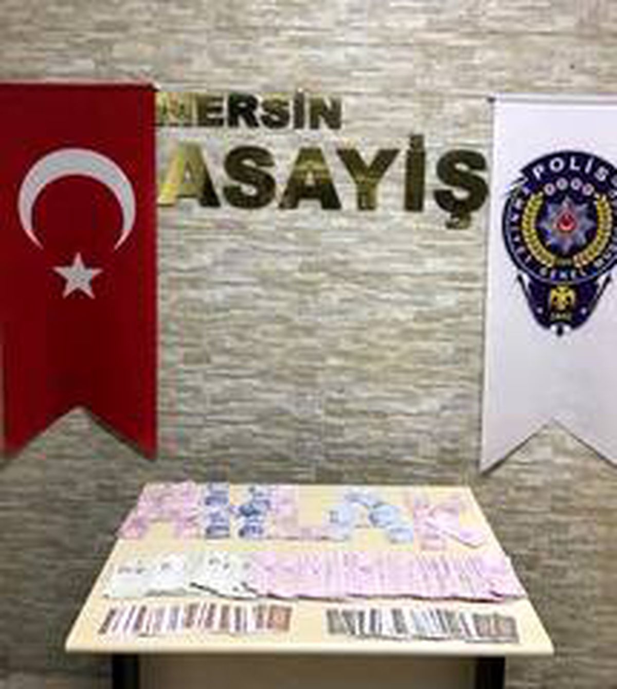 Son Dakika | Mersin\'de 25 adrese kumar operasyonu
