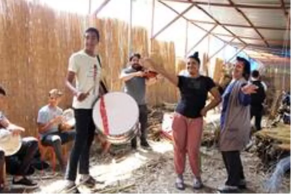 Mersin\'de oynayarak üretim yapan Romanlar, ürünlerini dünyanın dört bir yanına ihraç ediyor