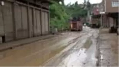 Son dakika haber: Rize'nin İyidere ilçesinde şiddetli yağmur nedeniyle 20 iş yerini su bastı ...