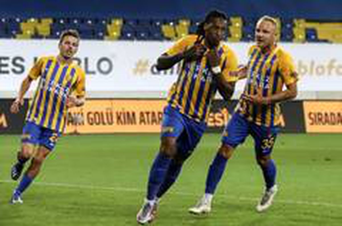 Süper Lig: MKE Ankaragücü: 1 Medipol Başakşehir FK: 0 (Maç devam ediyor)
