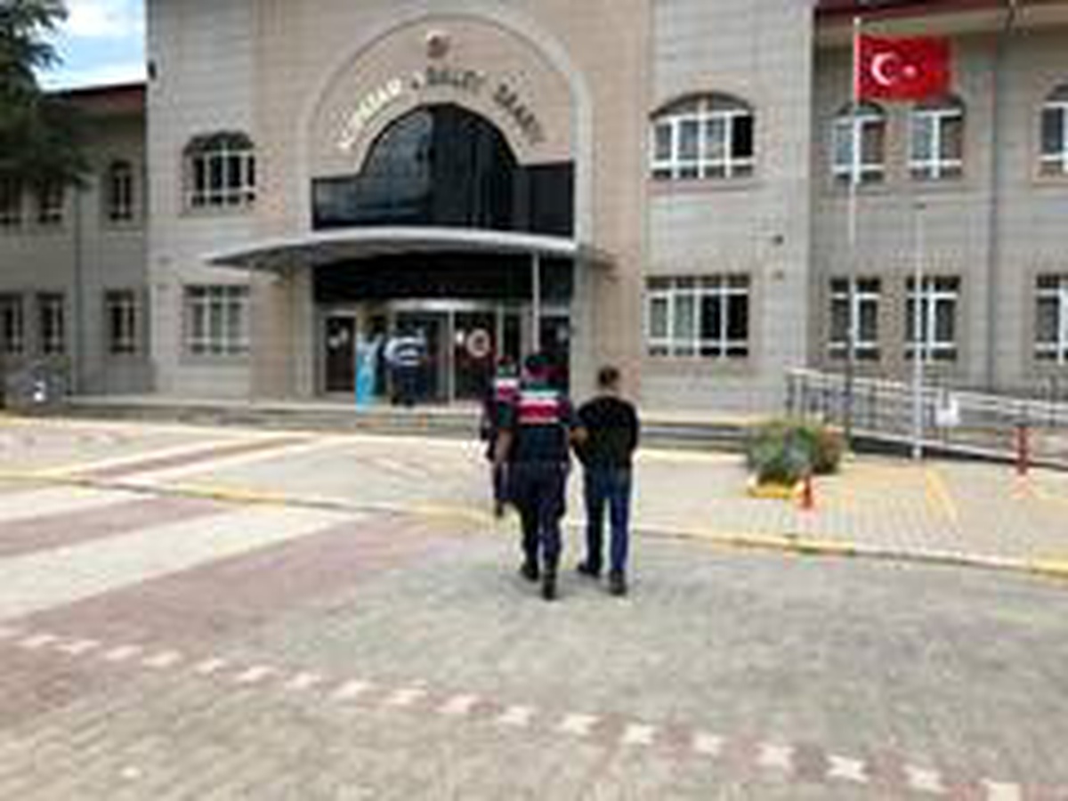 Son dakika haber: Uyuşturucu taciri sis bombası ile yakalandı