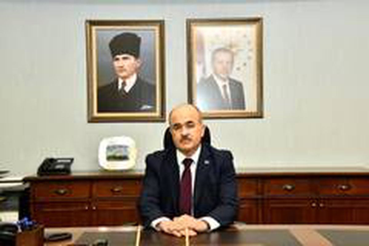 Vali Dağlı \'çiçek\' yerine \'bağış\' istedi