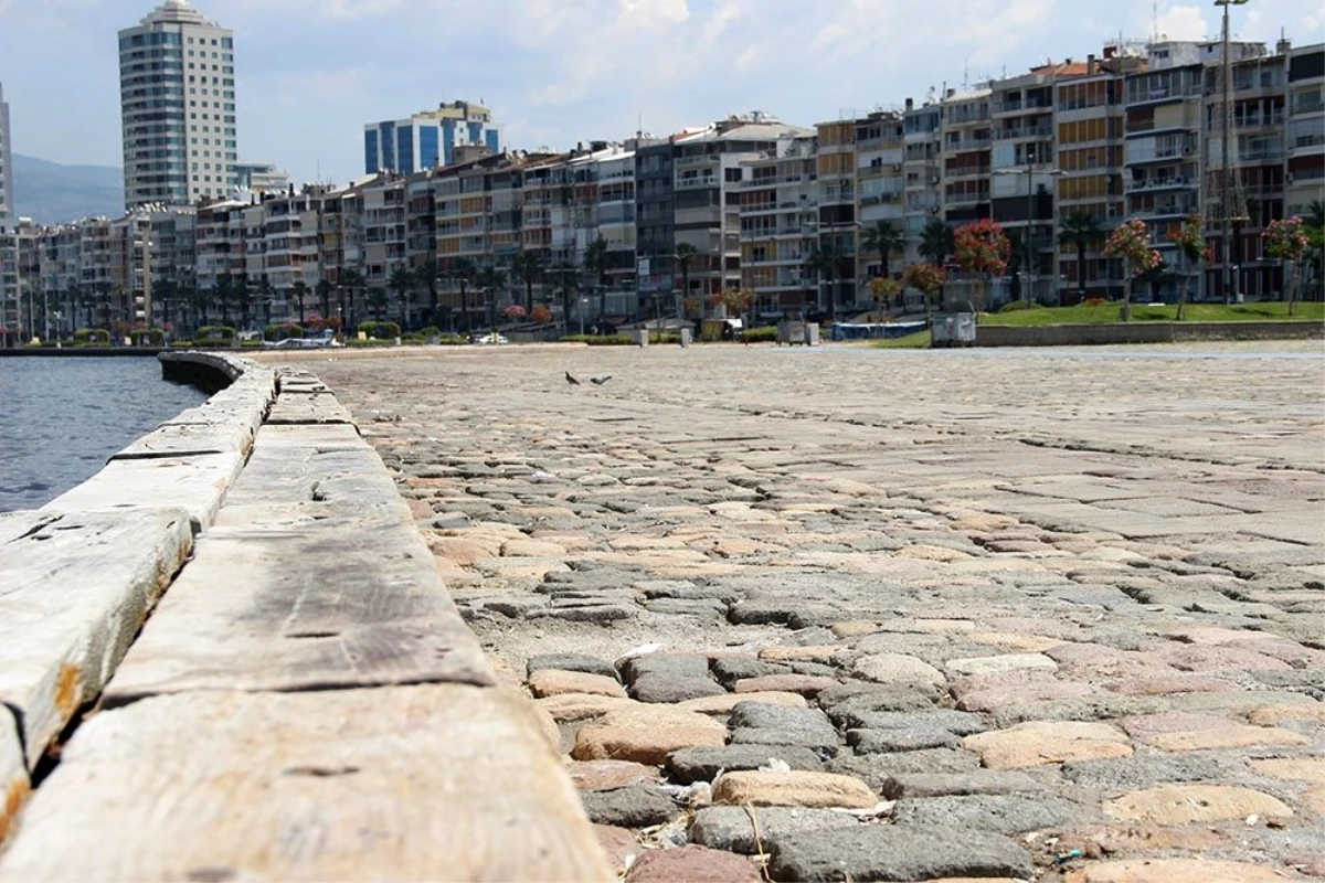 6 saatlik kısıtlamada İzmir\'de sokaklar sessizliğe büründü