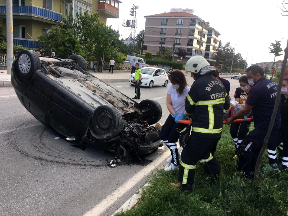 Engelli sürücünün kullandığı otomobil takla attı: 3 yaralı