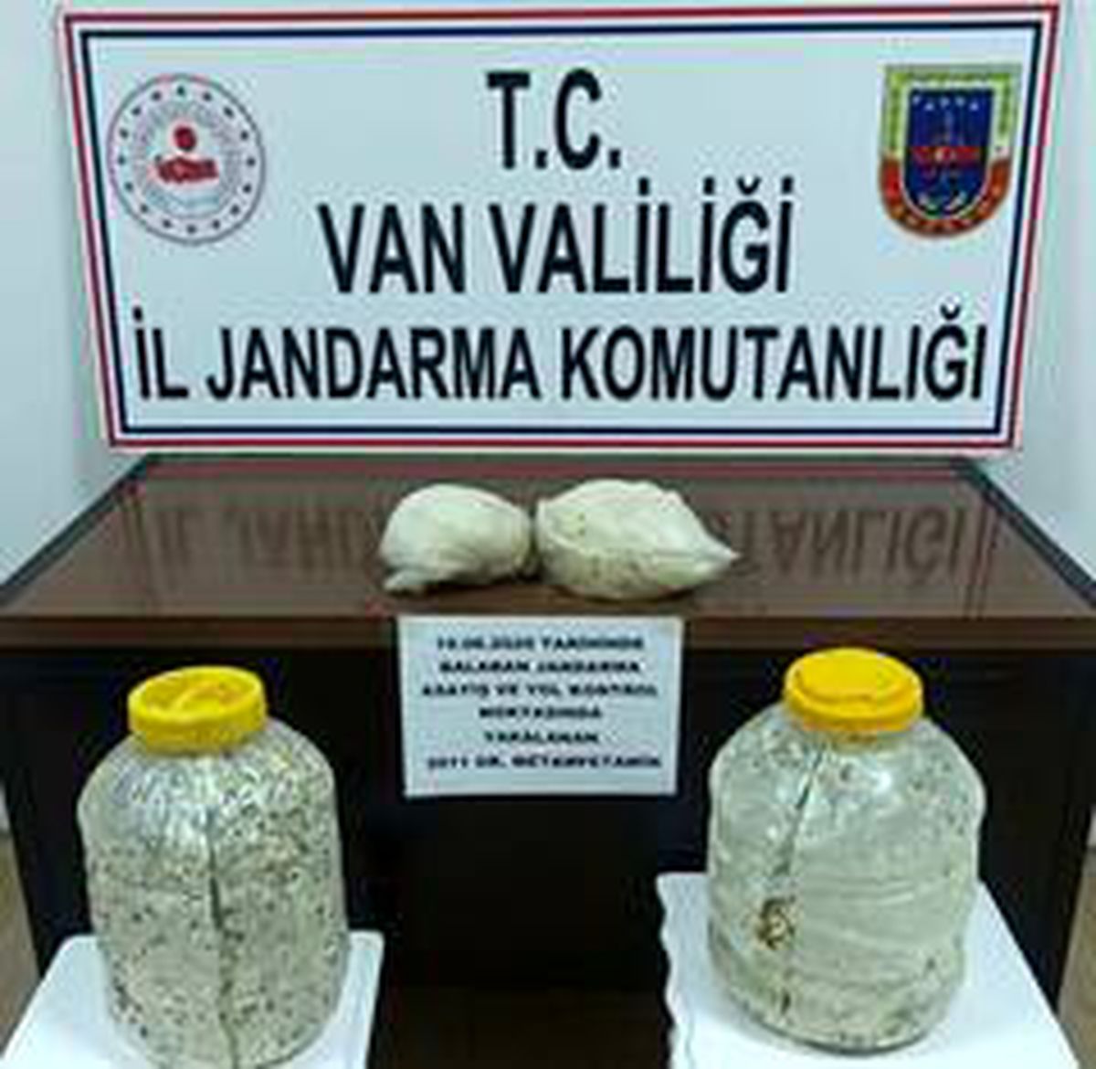 Gevaş\'ta 2 kilogram metamfetamin ele geçirildi