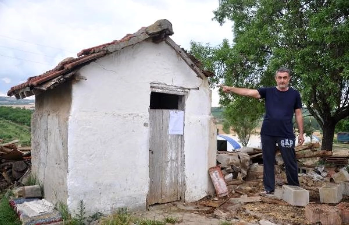 Malkara\'da belediye, köy evininin tuvaletini mühürledi
