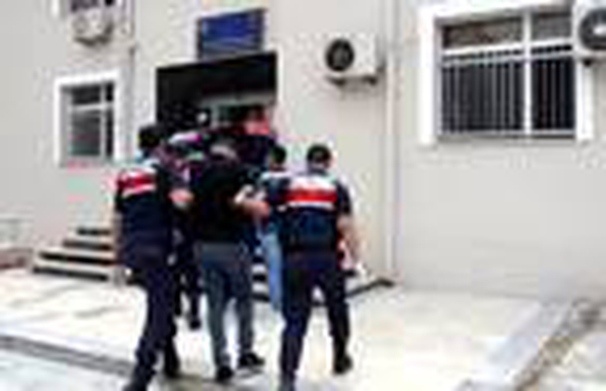 Mersin\'de fuhuş operasyonu: 3 tutuklama