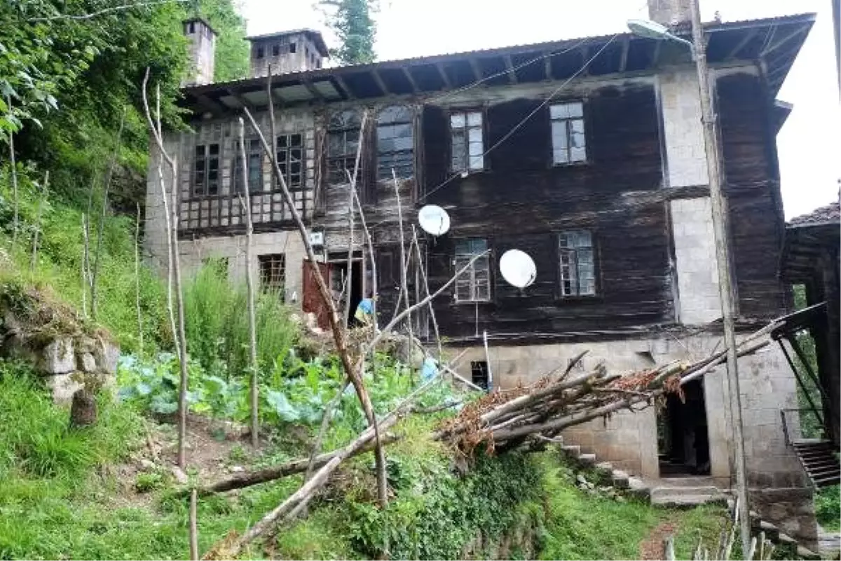 Rize\'de, 183 yıllık konak paylaşılamıyor