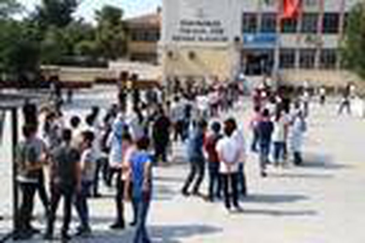 Şanlıurfa\'da binlerce öğrenci LGS sınavına girdi