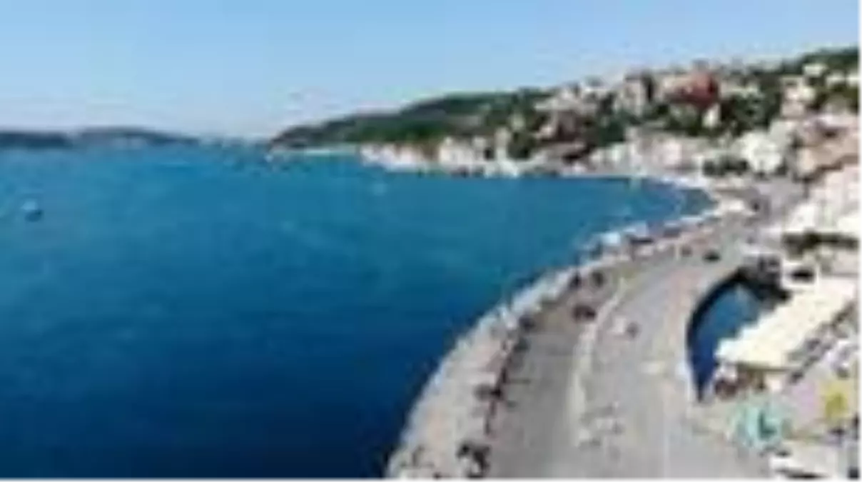 Bebek Sahili\'nde deniz keyfi