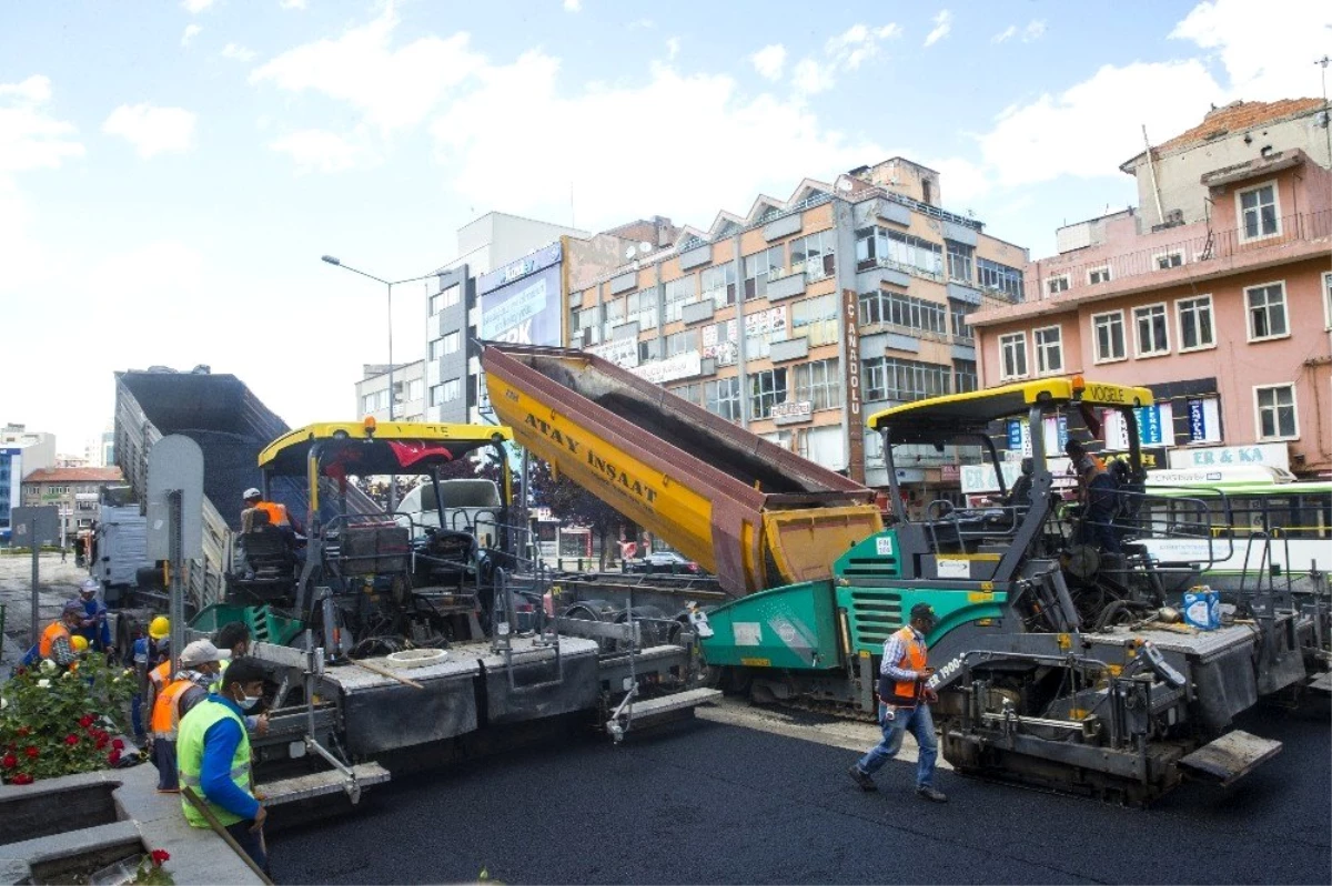 Büyükşehir, 12 bölgede 25 ton asfalt serdi