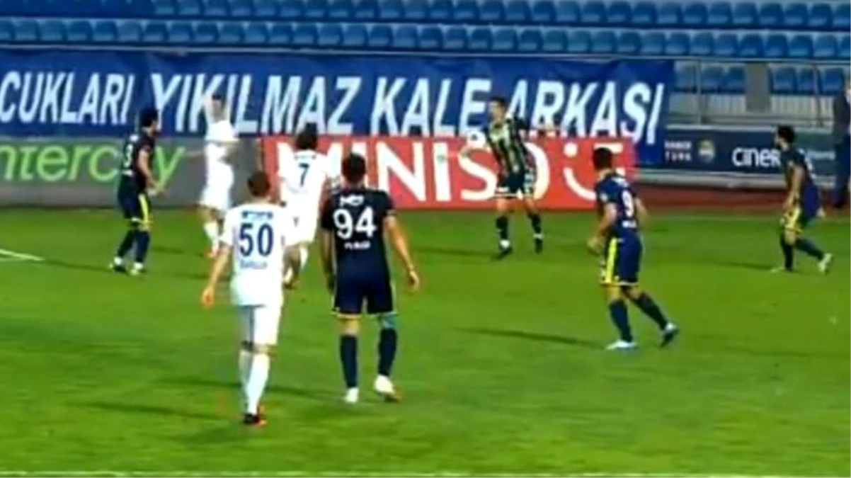 Fenerbahçe\'nin Mevlüt\'le bulduğu gol VAR kararıyla iptal edildi