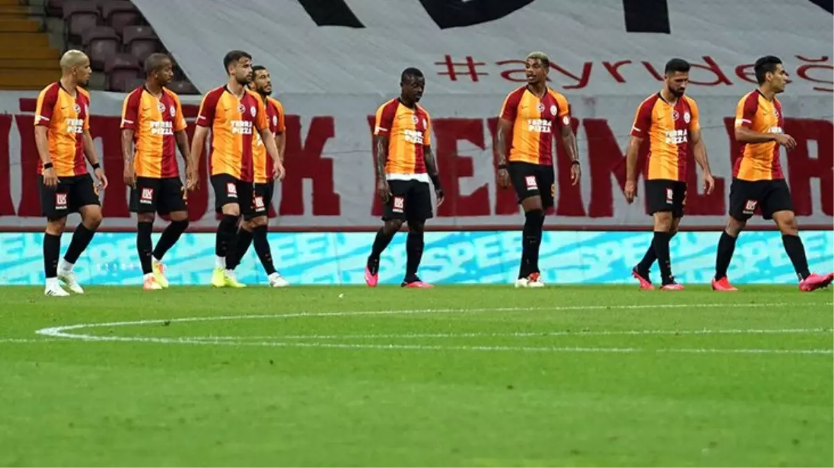 Galatasaray, 10 kişi kaldığı maçta 90+15\'te yediği golle Gaziantep FK ile 3-3 berabere kaldı