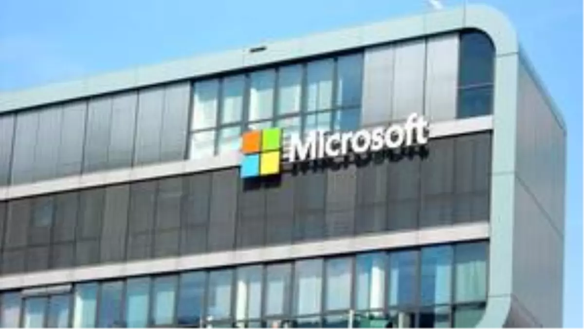 Gençler Geleceğin Mesleklerine Hazır mı? Microsoft Donanımlı Gençler Hazırlıyor