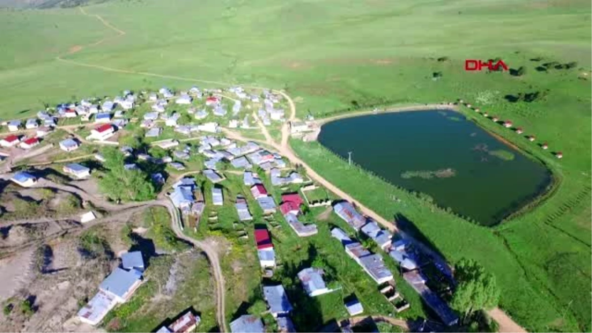 GÜMÜŞHANE Ernek Yaylasındaki doğal göl ilgi görüyor