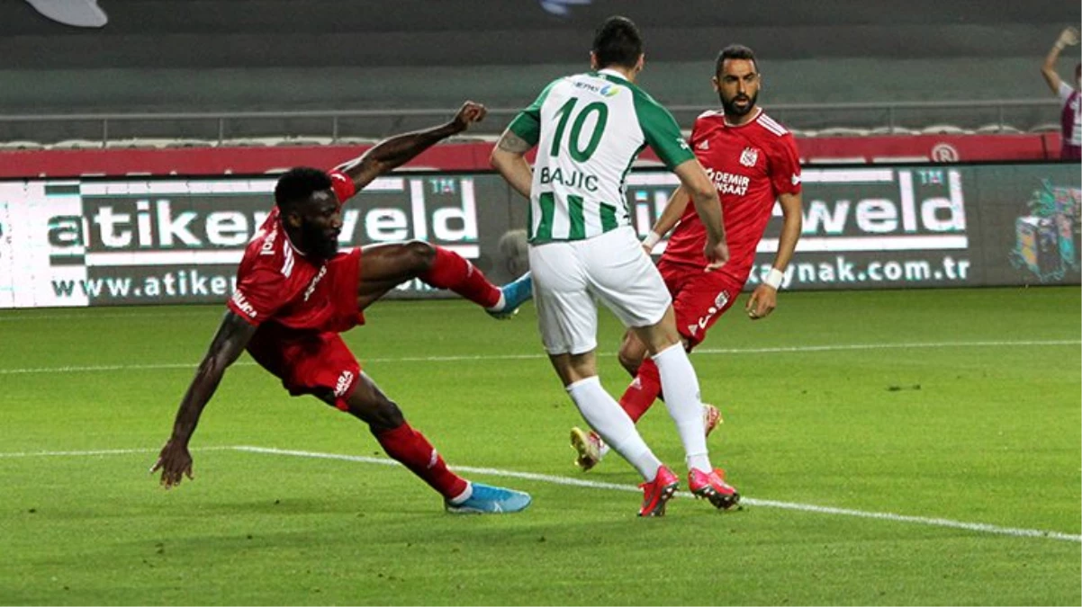 Sivasspor, Konyaspor ile deplasmanda 2-2 berabere kaldı