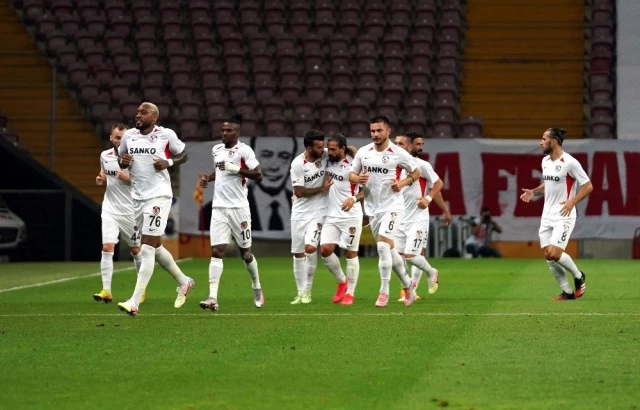 Süper Lig: Galatasaray: 2 Gaziantep FK: 1 İlk yarı - Son Dakika Spor