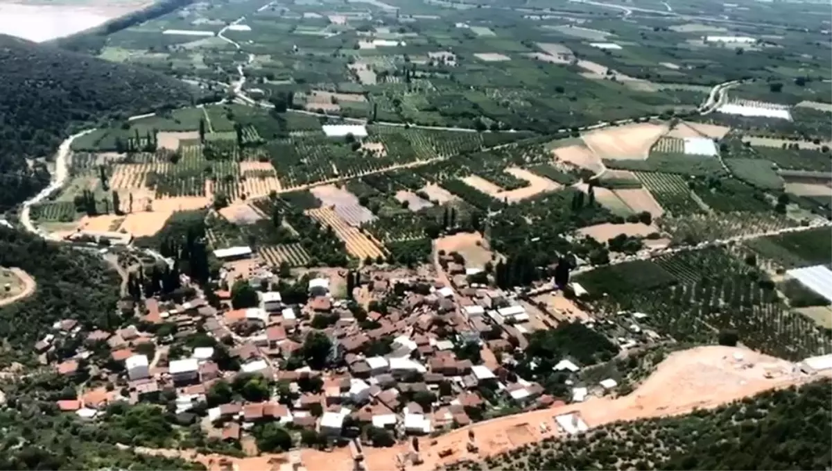 Bakan Pakdemirli afet bölgesini havadan inceledi