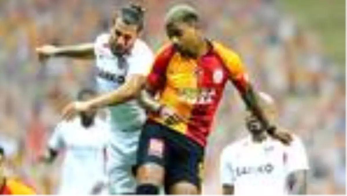 Galatasaray\'da Lemina ve Feghouli\'den dikkat çeken paylaşımlar!