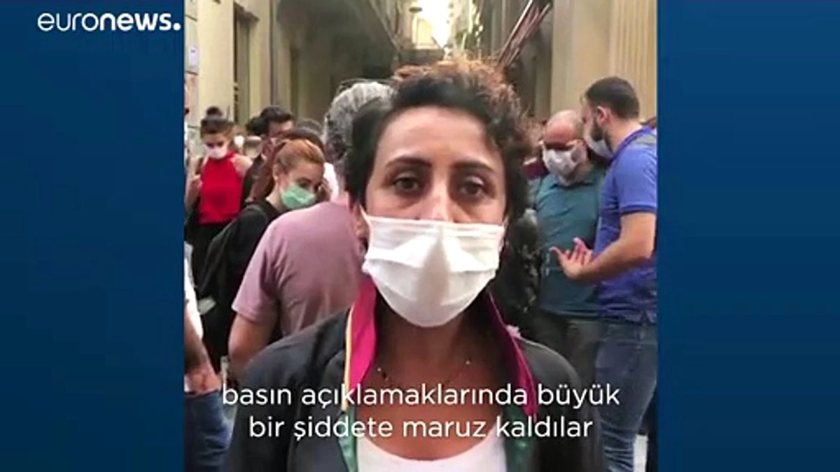 İstanbul Barosu önünde toplanan avukatlar "Feyzioğlu istifa" sloganları attı