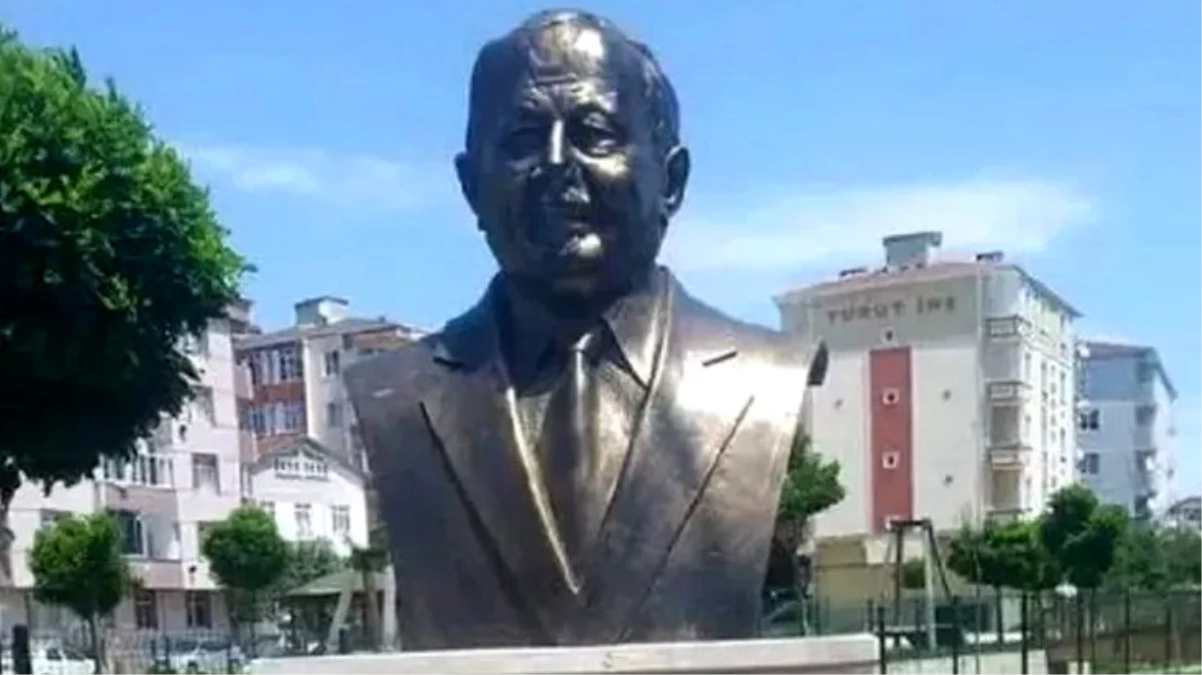 Tekirdağ\'da, tepki çeken Erbakan heykelinin CHP\'li belediye döneminde yaptırıldığı ortaya çıktı