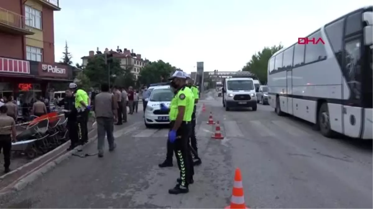 KONYA Annesi ve kız kardeşi kazada ölen sürücü Raporda yüzde 100 kamyon şoförü kusurlu