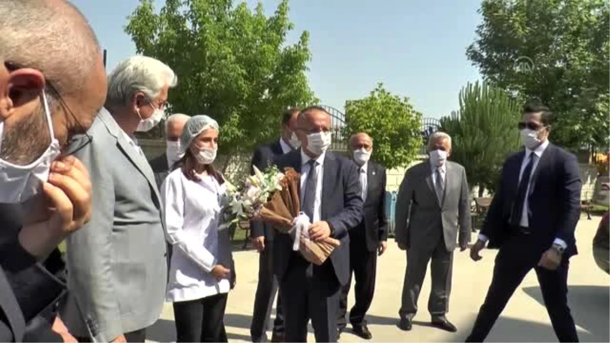 Meslek lisesi öğrencilerinin diktiği maskeler ihraç edildi