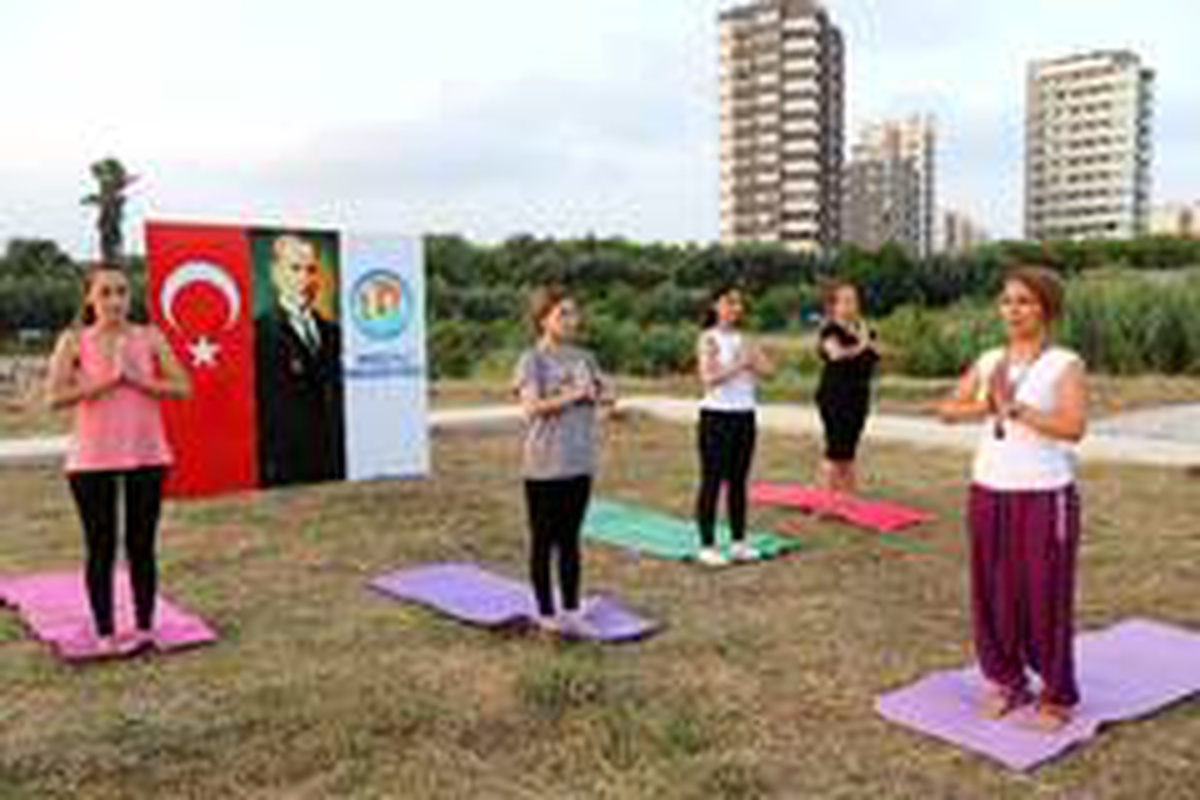 Mezitli\'de Uluslararası Yoga Günü kapsamında etkinlik düzenlendi