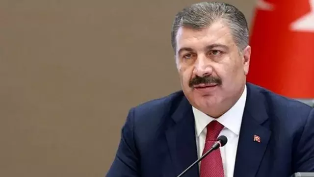 Sağlık Bakanı Fahrettin Koca, koronavirüs verilerini açıklarken verdiği yanlış bilgiyi düzeltti Sağlık Bakanı Fahrettin Koca, koronavirüs verilerini açıklarken verdiği yanlış bilgiyi düzeltti